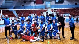 SEYHANLI ERKEK VOLEYBOLCULAR ZİRVEDE