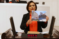 MÜZEYYEN ŞEVKİN: DEPREMZEDE VATANDAŞA BİR DARBE DE DASK VE SİGORTA ŞİRKETLERİNDEN!