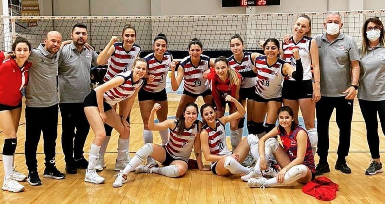 BÜYÜKŞEHİR GSK KADIN VOLEYBOL TAKIMI PLAY-OFF’A HAZIRLANIYOR