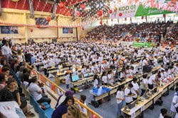 VALİ ELBAN KOD 01 ADANA ROBOTİK VE KODLAMA ŞENLİĞİNE KATILDI