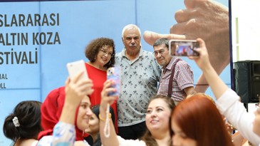 ADANA ALTIN KOZA SİNEMANIN DEV İSİMLERİNİ AĞIRLADI