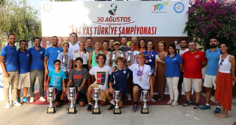 ATDSK’DA ŞAMPİYONLAR KUPALARINI ALDILAR