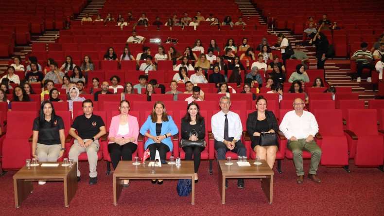 ÇUKUROVA ÜNİVERSİTESİ YENİ EĞİTİM ÖĞRETİM YILINDA KONFERANSLAR DÜZENLEDİ