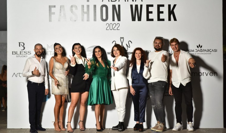 TARİHİ TAŞKÖPRÜ’DE MODA RÜZGARI