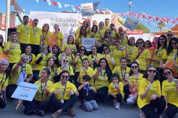 ‘KOŞAR ADIM LÖSEV’ TARSUS YARI MARATONUNDA EĞİTİM İÇİN KOŞTU