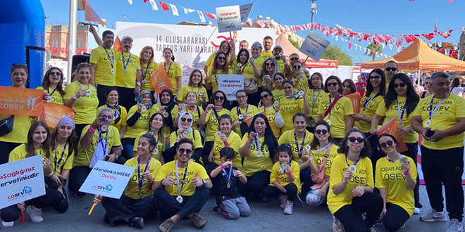 ‘KOŞAR ADIM LÖSEV’ TARSUS YARI MARATONUNDA EĞİTİM İÇİN KOŞTU