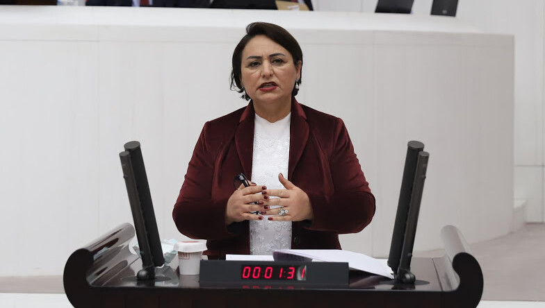 ŞEVKİN’DEN BAKAN ÇAVUŞOĞLU’NA: NASIL İÇİNİZE SİNDİRİYORSUNUZ?