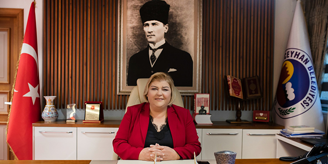 HÜLYA ERDEM: ATATÜRK GÖNÜLLERDEN SİLİNMEZ/SİLİNEMEZ