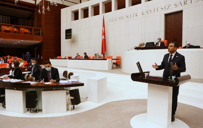 İKTİDAR, ÜLKEYİ BORÇ BATAĞINA SAPLADI