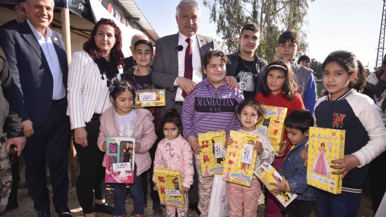 KARALAR, KARATAŞ’IN KÖYLERİNDE HALKLA BULUŞTU