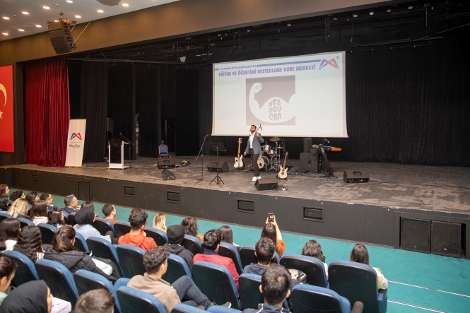 YKS’YE HAZIRLANAN ÖĞRENCİLERE MOTİVASYON ETKİNLİĞİ
