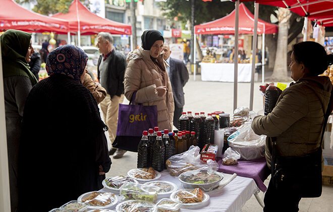 KADINLAR HEM KAZANIYOR HEM SOSYALLEŞİYOR