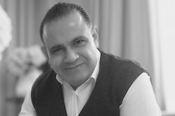 MUTLU OLMAK İSTER İNSAN-Mümtaz Yurdaer yazdı