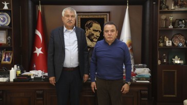 ZEYDAN KARALAR VE MUHİTTİN BÖCEK, DEPREMZEDELER İÇİN GÖRÜŞTÜ