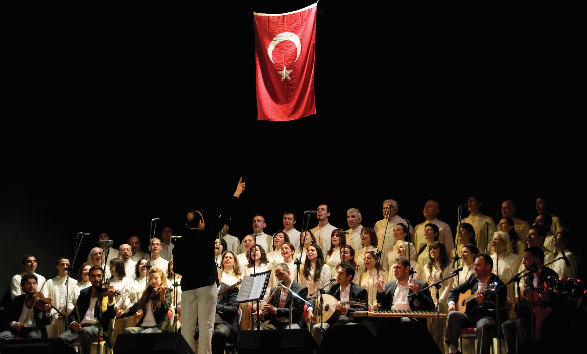 DEPREM DAYANIŞMASINA SANAT DESTEĞİ
