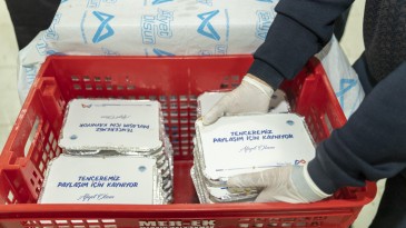 BÜYÜKŞEHİR’İN SANATÇILARINDAN ÖRNEK DAVRANIŞ