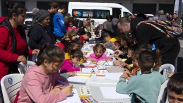 BÜYÜKŞEHİR’DEN DEPREMZEDE ÇOCUKLARA ÇİZİM ATÖLYESİ