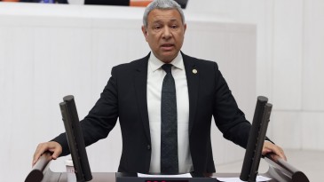 ADANA’DA DEPREMDEN ETKİLENEN ÇOK, KONTEYNER AZ