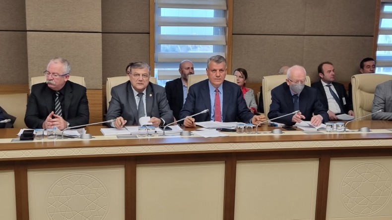 “ÇİFTÇİYE YASAK GETİRMEYİN, DESTEK VERİN”
