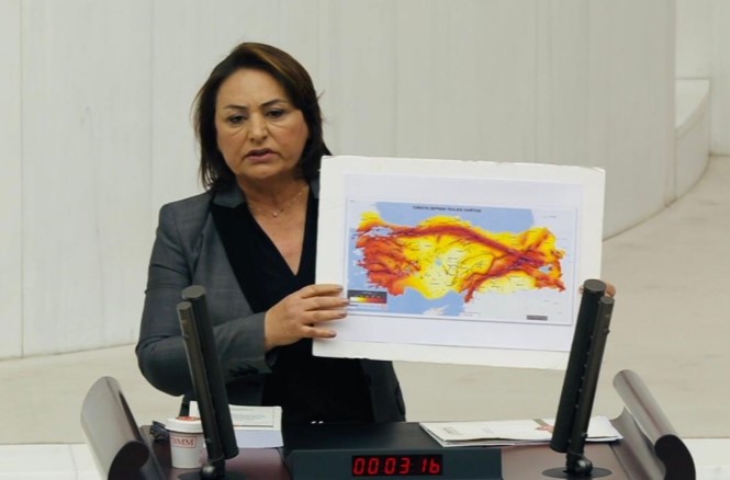 “YIKILAN BİNA SAYISI ÖLÜMLERİN DAHA ÇOK OLDUĞUNU GÖSTERİYOR”