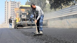 YÜREĞİR BELEDİYESİ 4 YILDA 290 KM YOL YAPTI