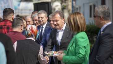 BAŞKAN SEÇER, MESKİ VE BÜYÜKŞEHİR PERSONELİ İLE BAYRAMLAŞTI