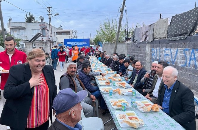 “BİZİM YERİMİZ İNSANIMIZIN YERİDİR, İNSANIMIZIN YANIDIR”