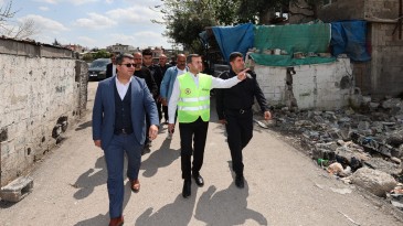 ULUBATLI HASAN MAHALLESİ’NDE YIKIM DEVAM EDİYOR