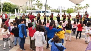 KENT ORKESTRASI BANDOSU’NDAN ‘ÇOCUK ŞARKILARI’ ETKİNLİĞİ