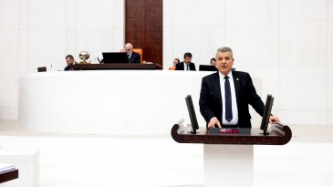 AYHAN BARUT’TAN ÇİFTE KUTLAMA