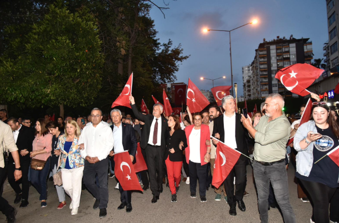 Başkan Zeydan Karalar, “BAYRAK VE VATAN SEVGİMİZİ KİMSE SORGULAYAMAZ.”