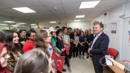 BAŞKAN SEÇER, ERDEMLİ’DEKİ ÖĞRENCİLERLE DE BİR ARAYA GELDİ