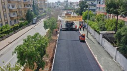 BÜYÜKŞEHİR’DEN KENTİN CADDELERİNE ALTIN DOKUNUŞLAR