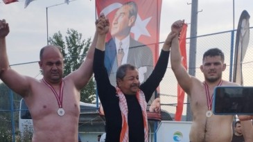 CEYHAN, ATA SPORU GÜREŞTE HEP BİR ADIM ÖNDE