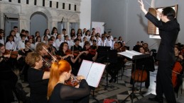 TARSUS’TA ÖNCE TARİHİ GEZİ SONRA ÇOCUK ŞARKILARI KONSERİ