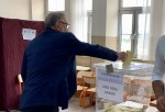 BAŞKAN AKAY OYUNU KULLANDI