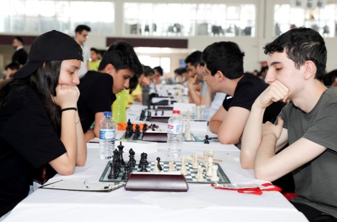 BÜYÜKŞEHİR DESTEKLİ SATRANÇ TURNUASINDA 15 İLDEN 400 SPORCU İKİ GÜN BOYUNCA MÜCADELE ETTİ