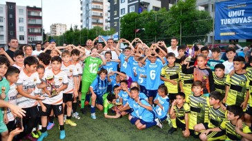 UMUT TURNUVASI ŞAMPİYONU ADANA DEMİRSPOR OLDU