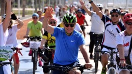 BAŞKAN SEÇER, MERSİNLİLERLE BİRLİKTE PEDAL ÇEVİRDİ