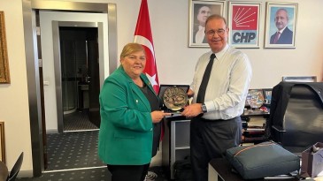 HÜLYA ERDEM, CEYHAN İÇİN YOĞUN TEMAS HALİNDE