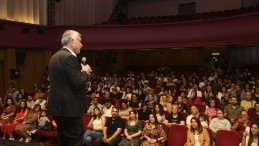 ZEYDAN KARALAR KALİTELİ VE ÇAĞDAŞ EĞİTİMİN ÖNEMİNE DEĞİNDİ