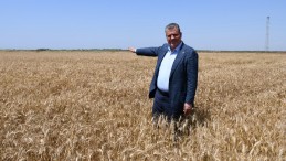 “TMO’DA PARA YOK, ÇİFTÇİNİN ÜRÜNÜNÜ ALAMIYOR”