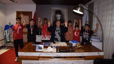 CEYHANLI GÜREŞÇİLER YENİ BAŞARILARLA DÖNDÜ!