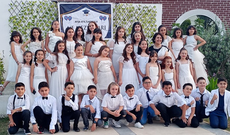 AYŞE ATIL İLKOKULU 4-F SINIFI MEZUNİYET COŞKUSUNU DOYASIYA YAŞADI