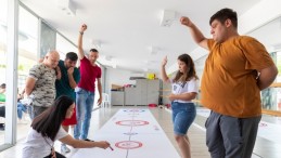 ÖZEL BİREYLER FLOOR CURLİNG SPORUNU ÇOK SEVDİ