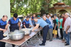 POZANTI BELEDİYESİ AŞURE DAĞITTI