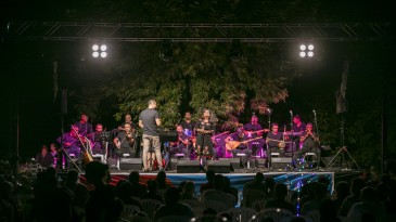 BÜYÜKŞEHİR’İN MÜZİK ZİYAFETİ TOROSLAR’I SARDI