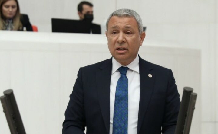 ADANA’DA YÜZ BİNLERCE KİŞİ RİSKLİ BİNALARDA YAŞIYOR