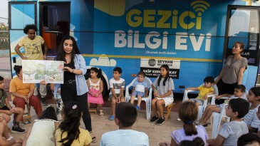 SEYHAN BELEDİYESİ SANATI SOKAĞA TAŞIDI