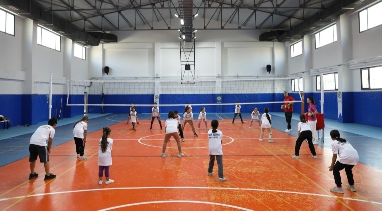 YÜREĞİR BELEDİYESİ ‘KIŞ SPOR OKULLARI’ BAŞLIYOR